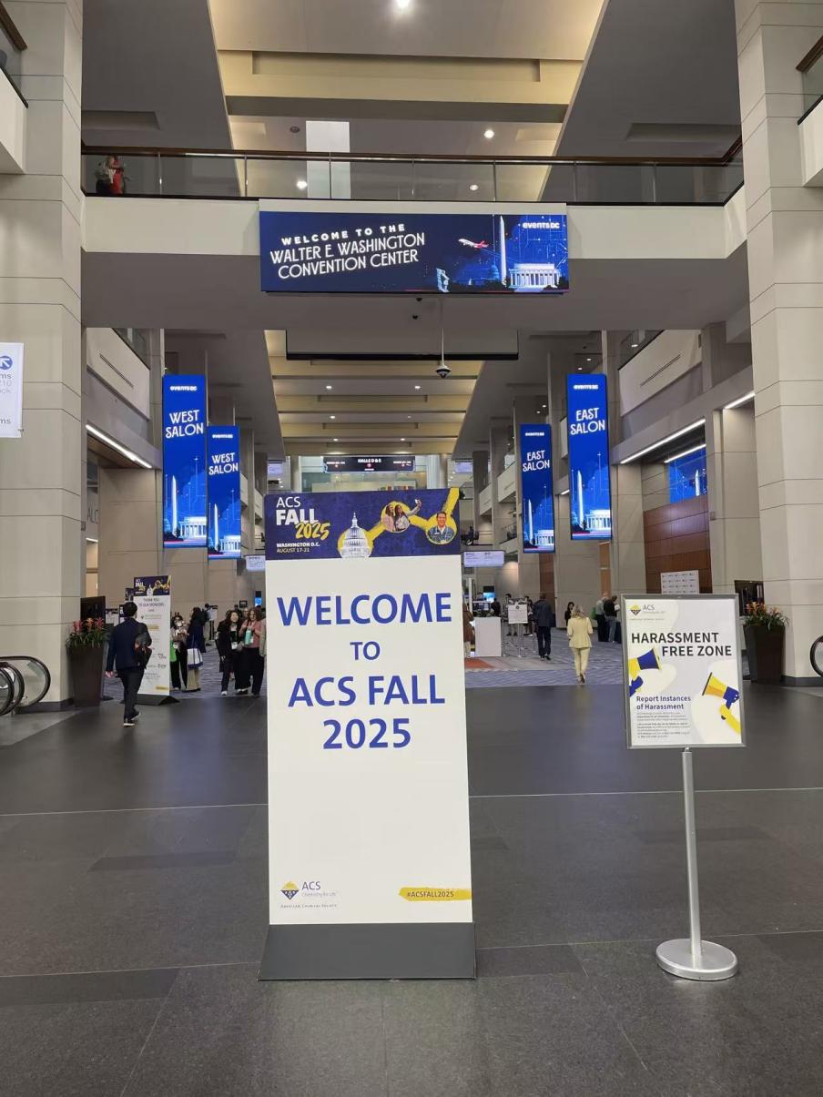 Prof. Wang Presents Latest Research at ACS Fall 2025 - 1